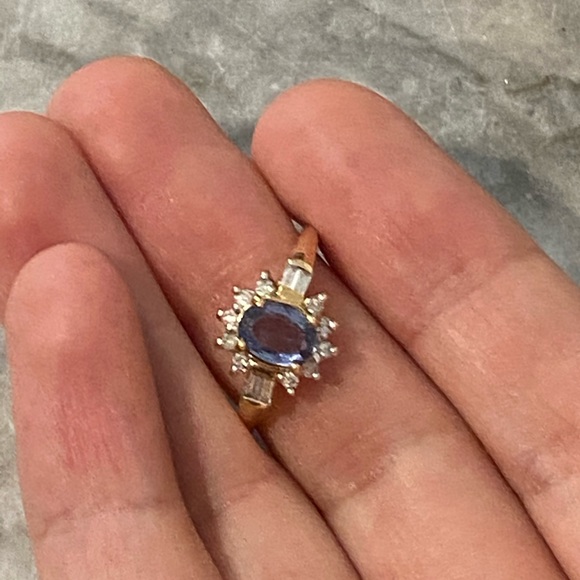 14k yellow gold Sapphire and diamond ring size 7 - Picture 5 of 6